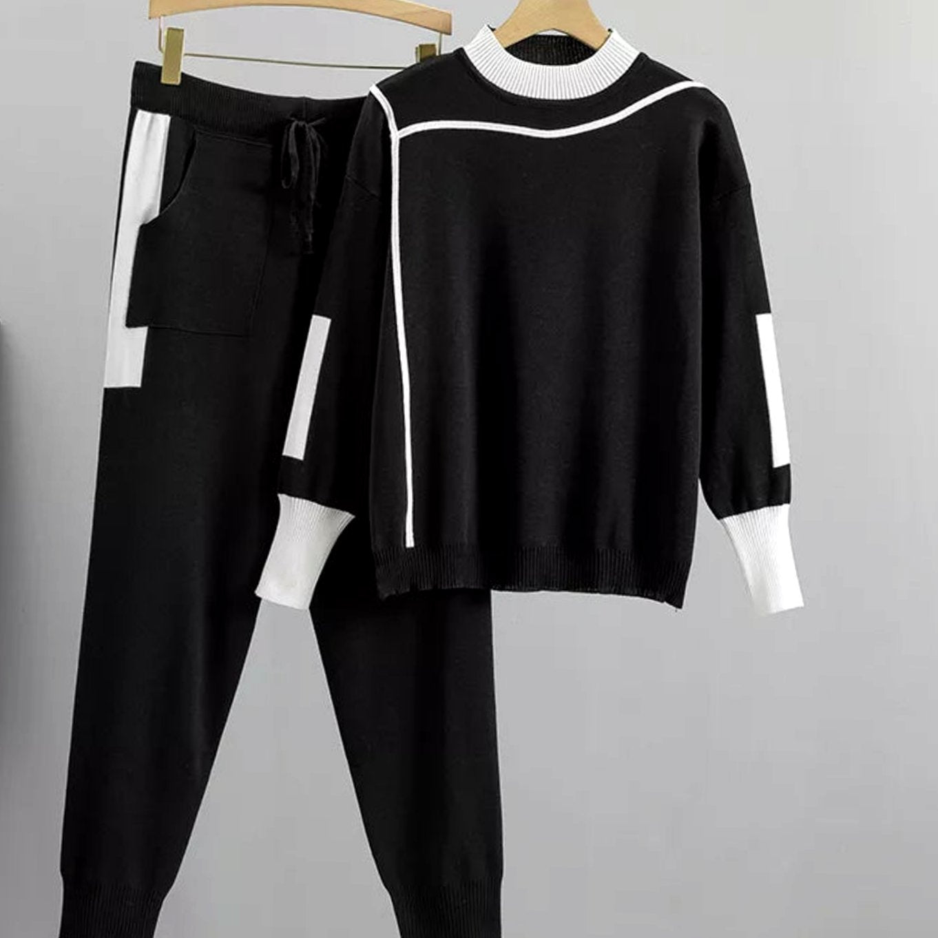 Penelope | Women's Oversized Relaxed Fit Jumper - Black